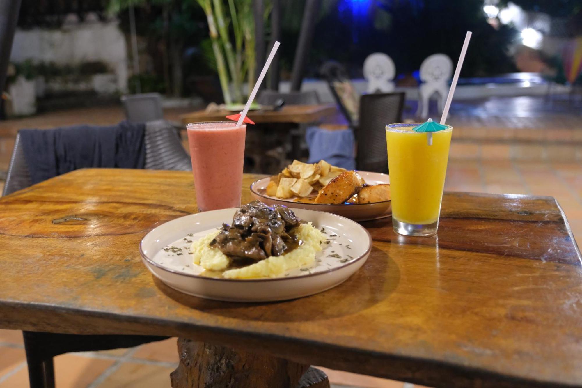 Cacao Lodge *